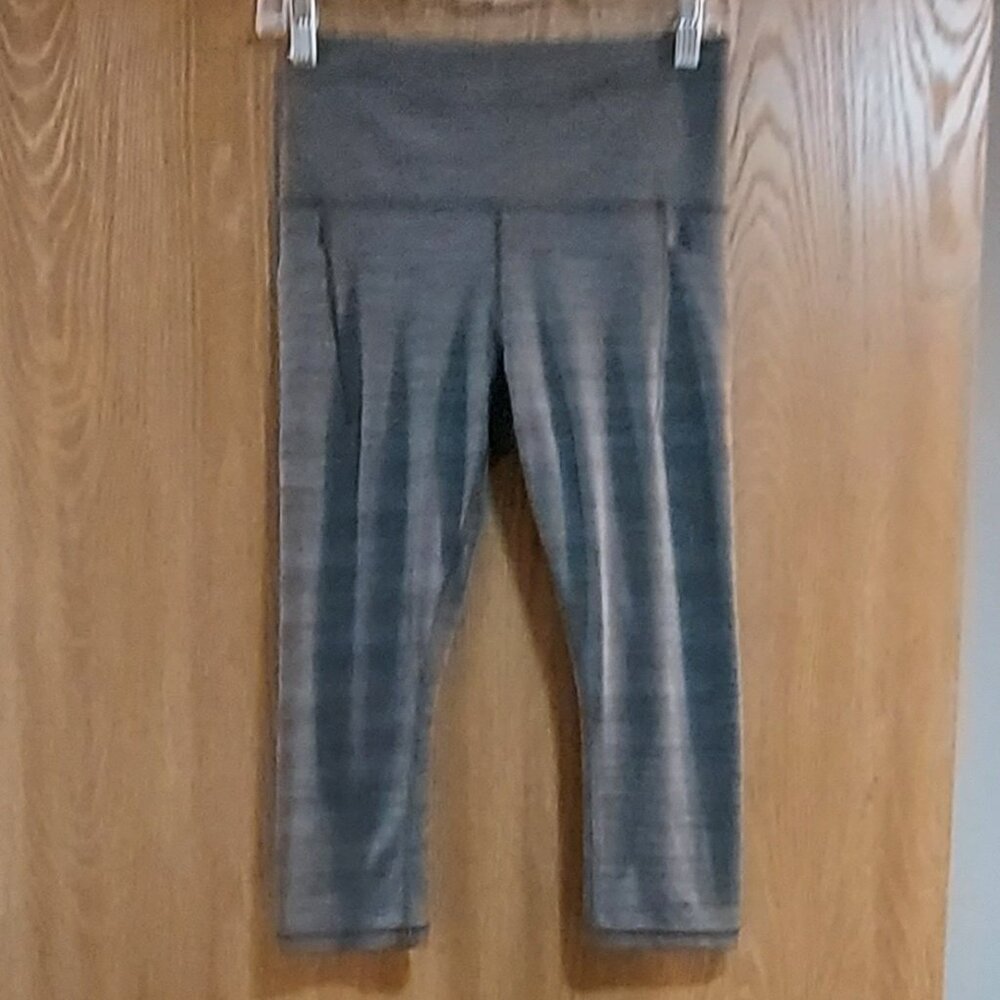 ATHLETA Salutation ll Capri